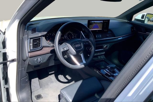 Used 2022 Audi Q5 2.0T Premium w/ Convenience Package AWD/4WD image 14