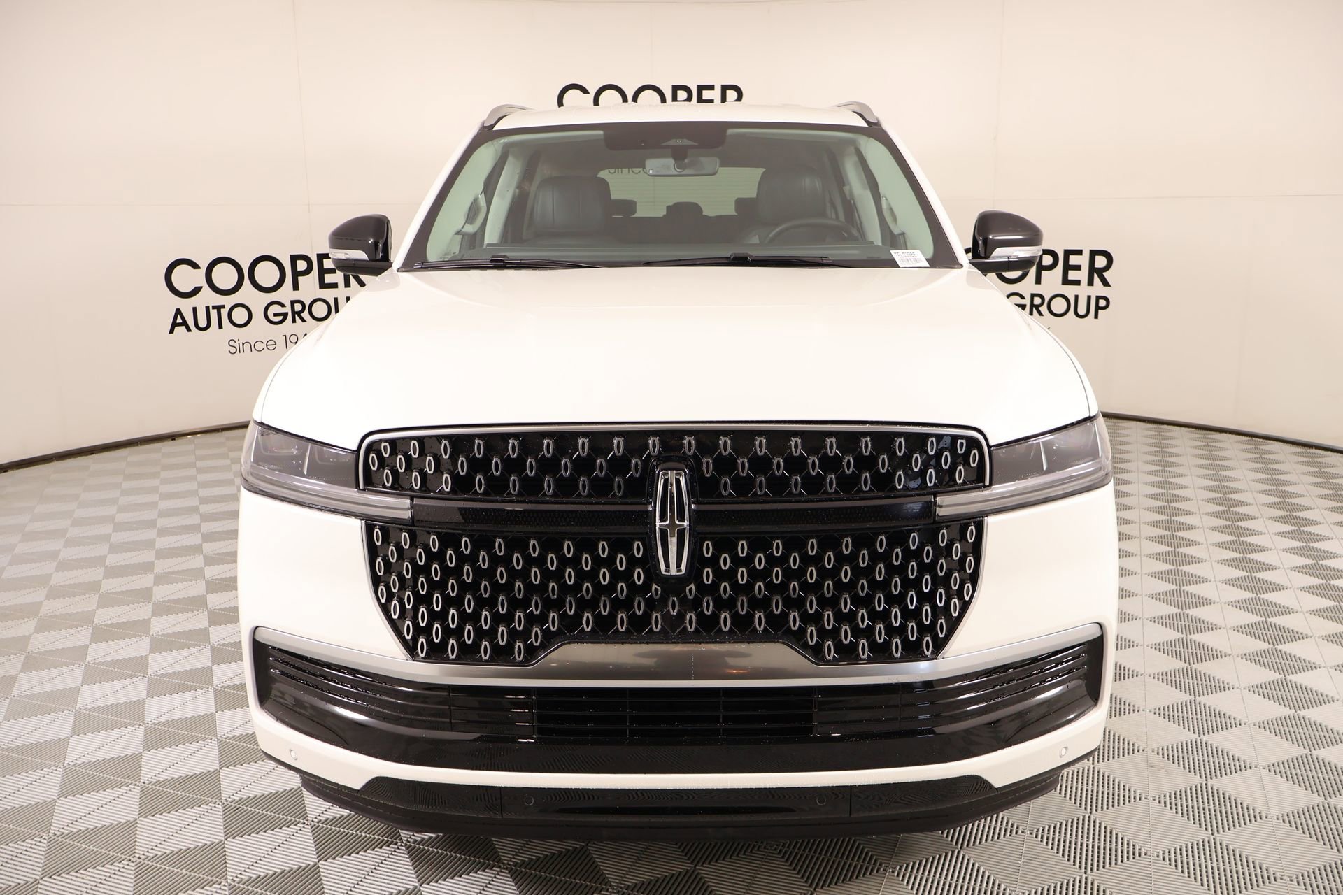 New 2026 Lincoln Navigator Premiere image 9