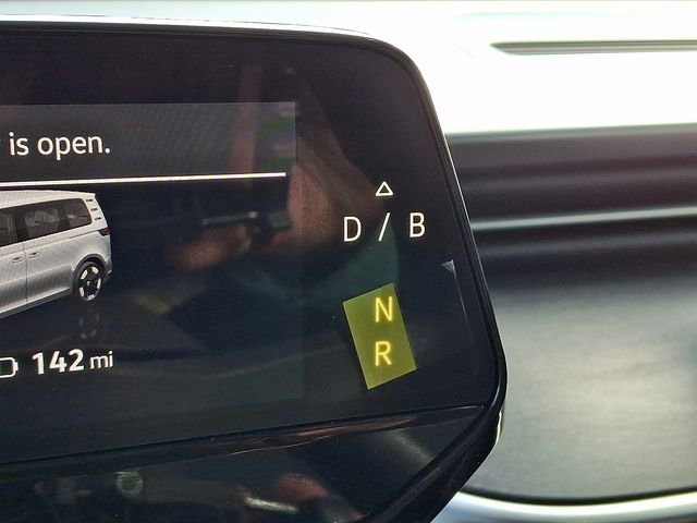 Used 2025 Volkswagen ID. Buzz Pro S Plus image 21