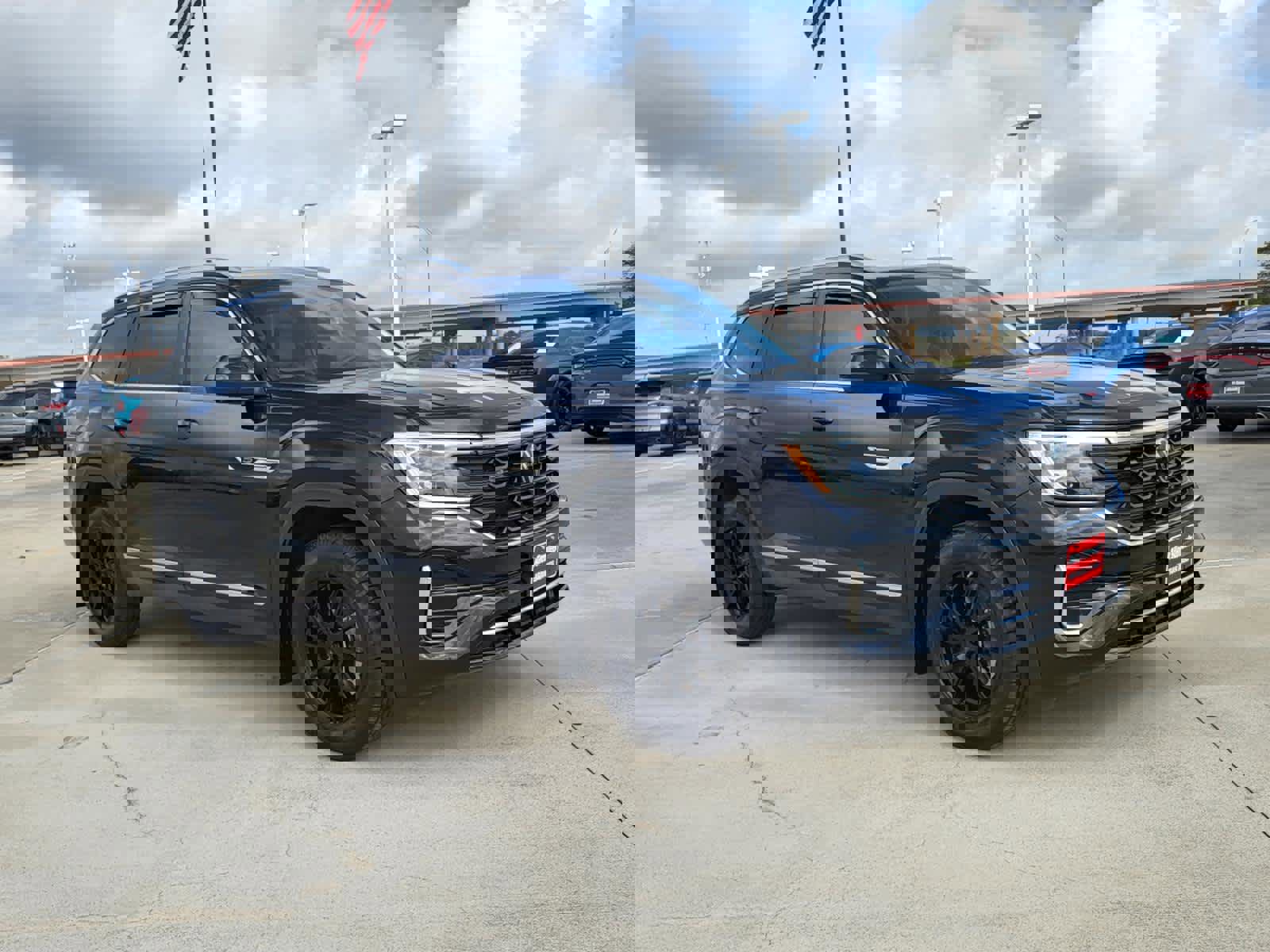 Used 2024 Volkswagen Atlas SEL Premium R-Line image 7