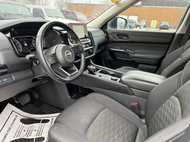 Used 2025 Nissan Pathfinder SV AWD/4WD image 11