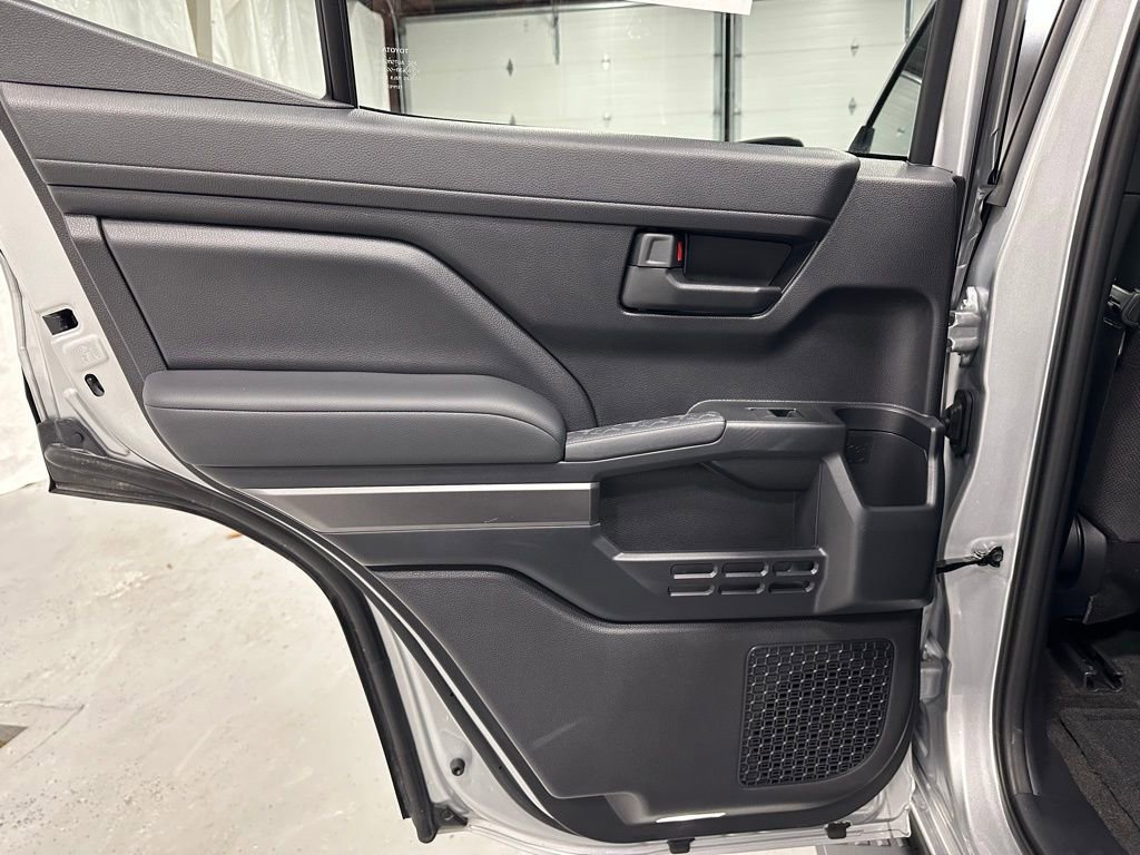 Used 2025 Toyota 4Runner SR5 image 41