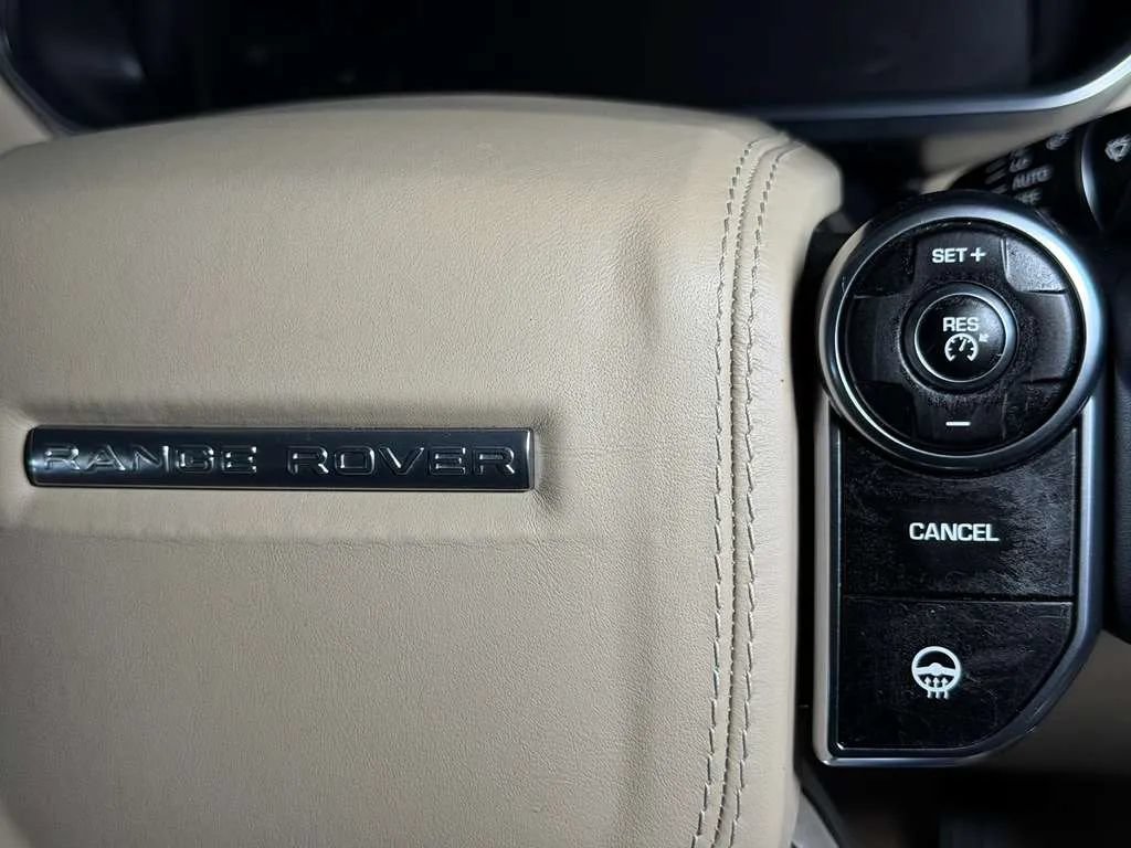 Used 2013 Land Rover Range Rover HSE AWD/4WD image 32