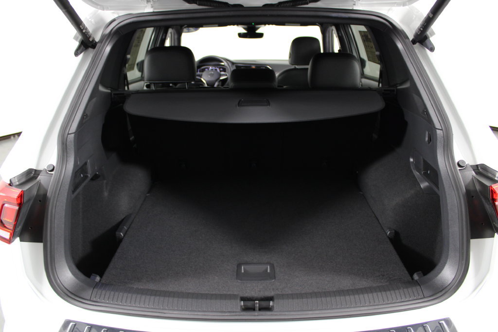 Used 2022 Volkswagen Tiguan SEL R-Line AWD/4WD image 15