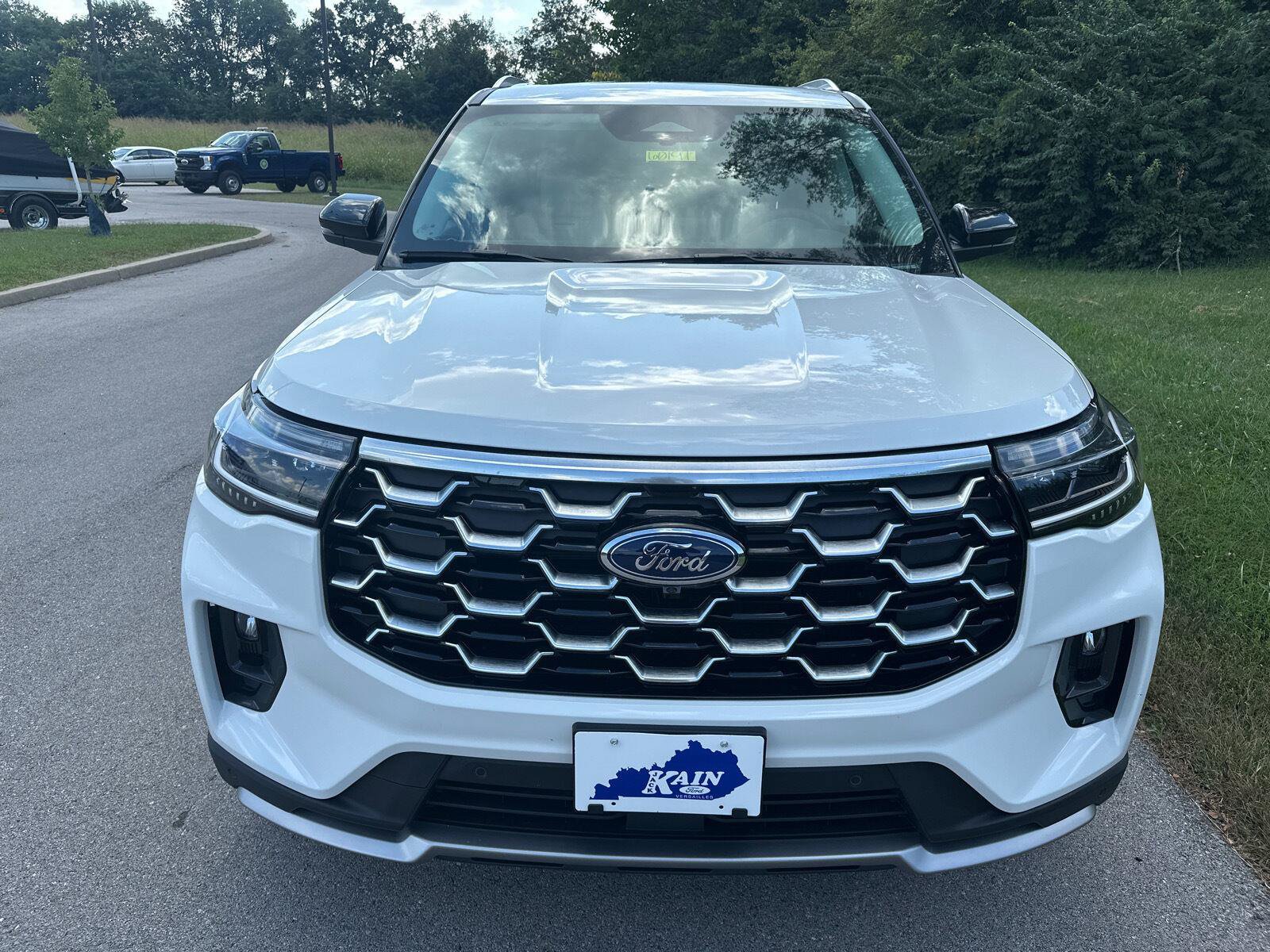 New 2026 Ford Explorer Platinum w/ LUX Leather Package AWD/4WD image 13