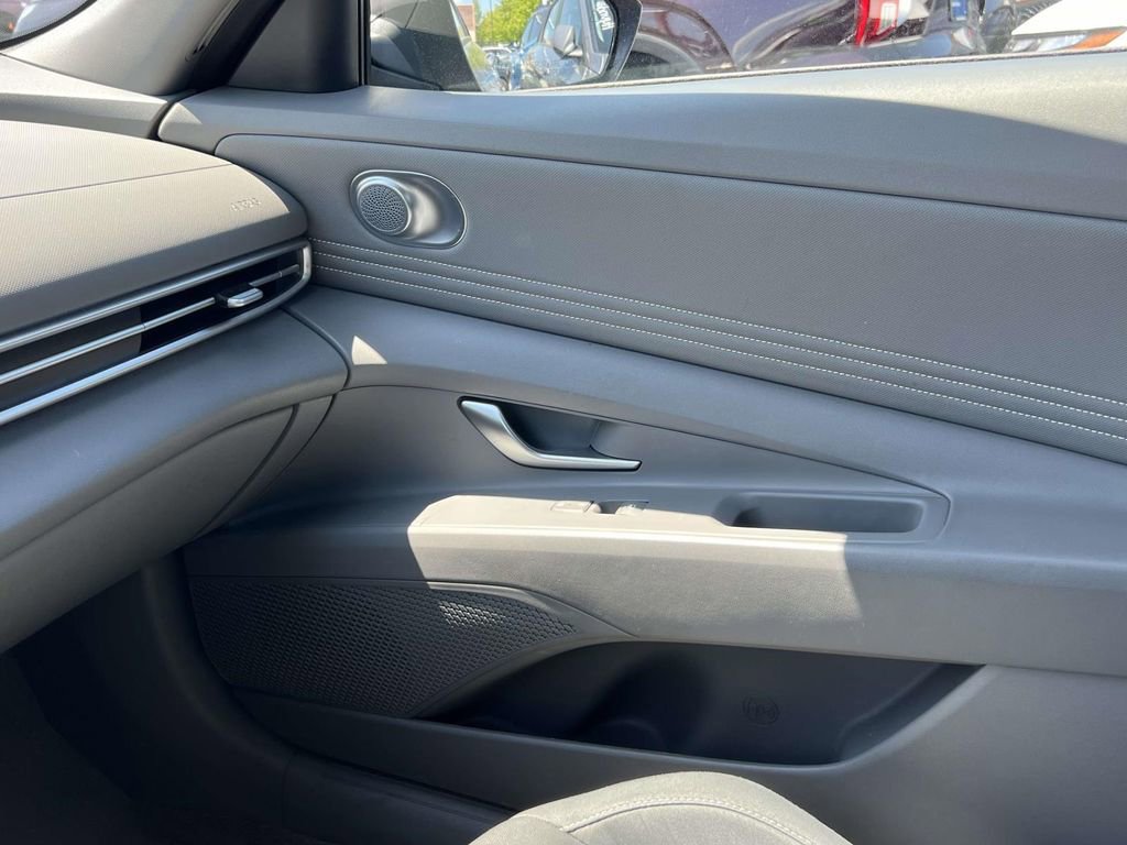 Certified 2023 Hyundai Elantra SEL w/ Convenience Package FWD image 35