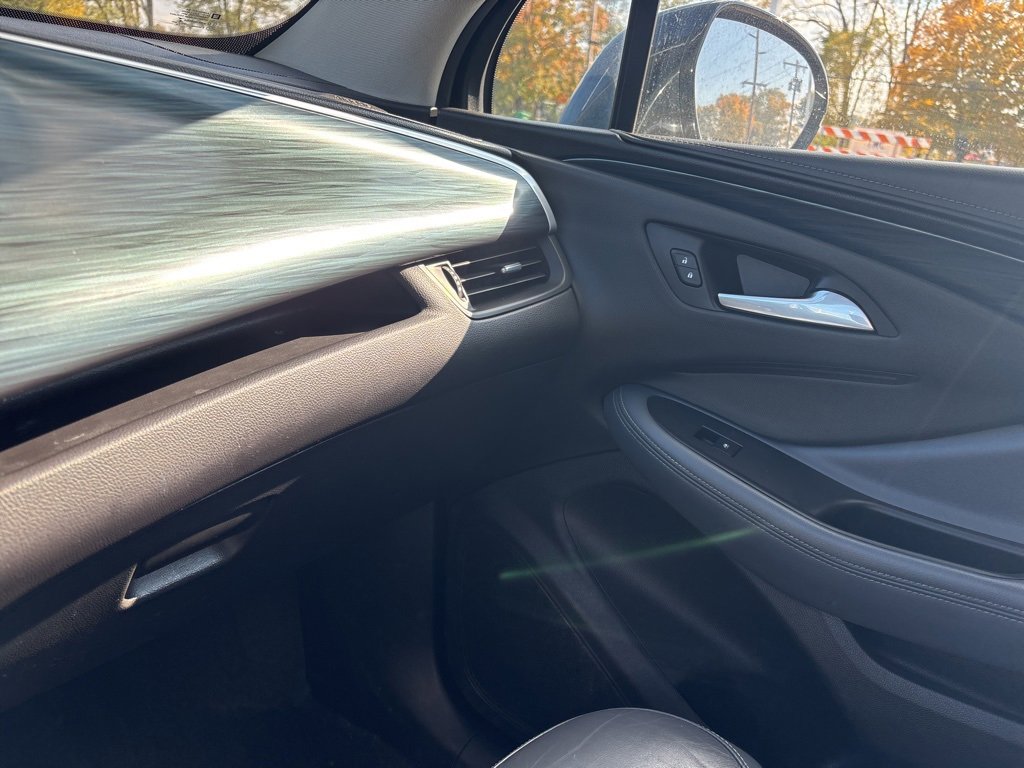 Used 2020 Buick Envision Essence image 19