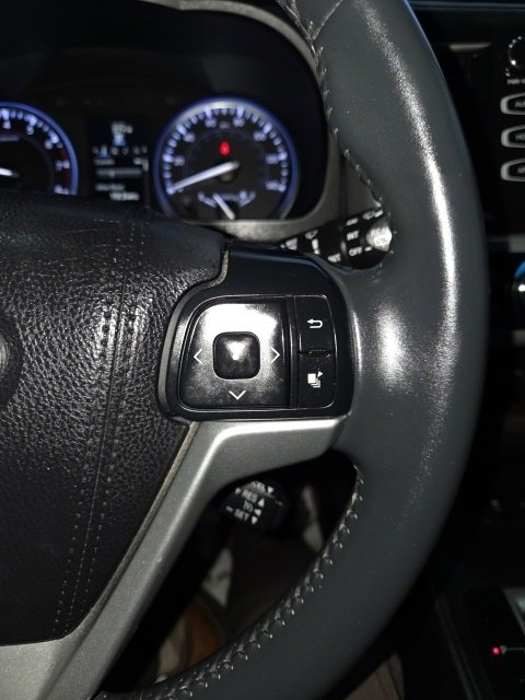 Used 2016 Toyota Highlander XLE image 18