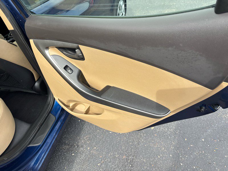 Used 2013 Hyundai Elantra GLS image 24