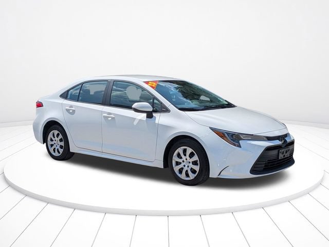 Used 2023 Toyota Corolla LE FWD video 2