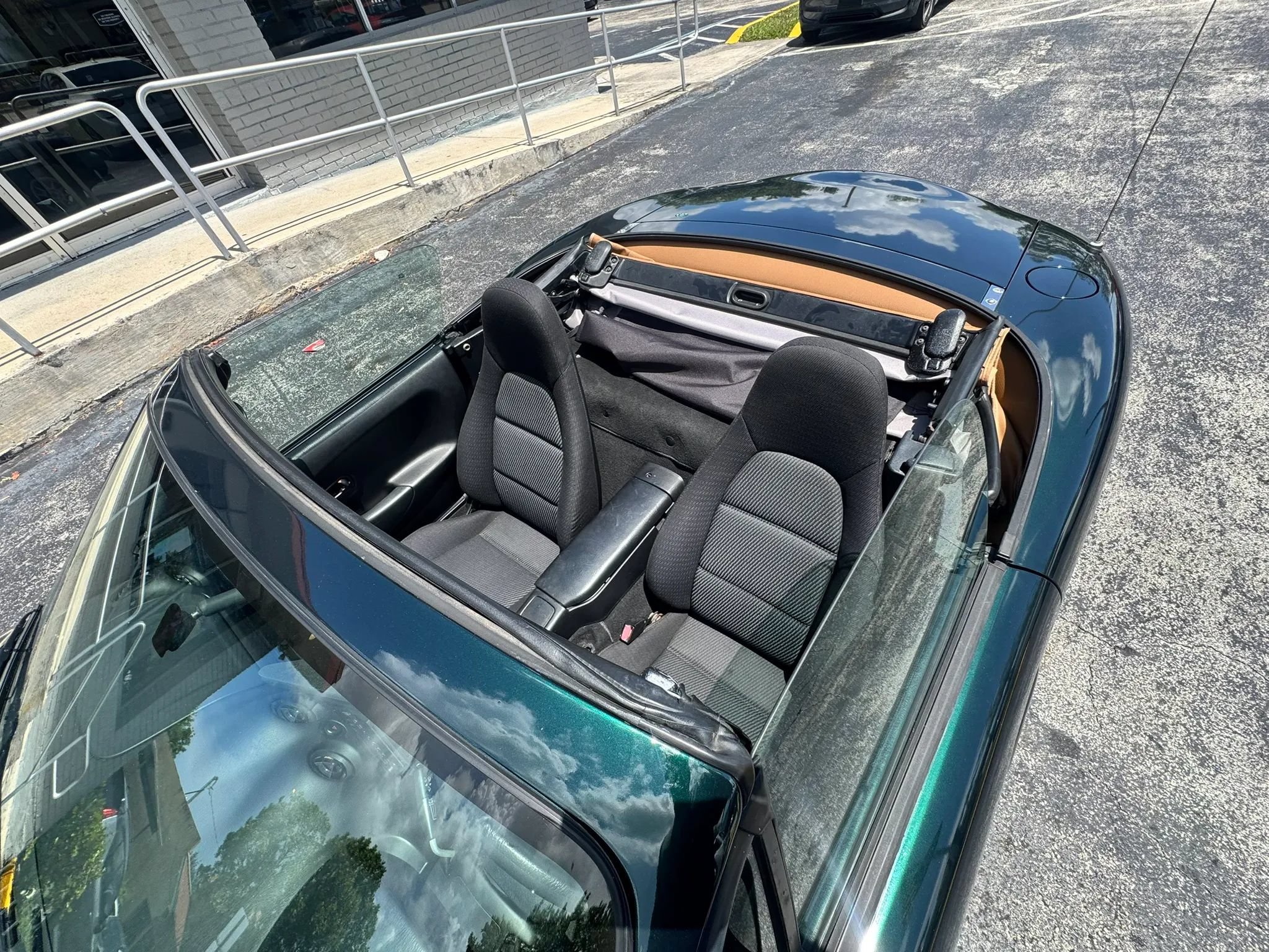 Used 1999 MAZDA MX-5 Miata RWD image 30