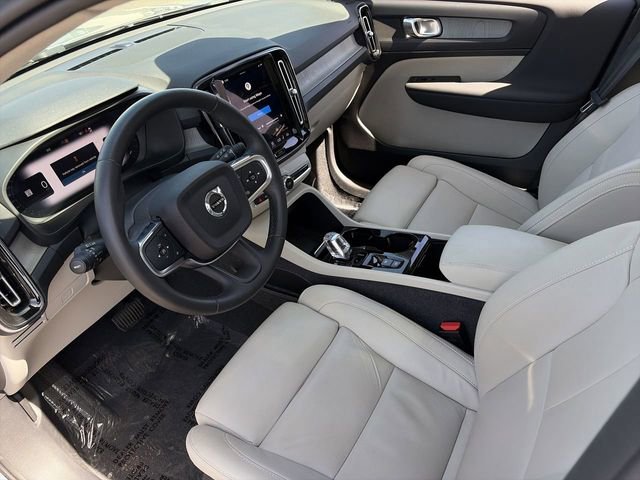 Certified 2023 Volvo XC40 B4 Plus w/ Protection Package Premier FWD image 20