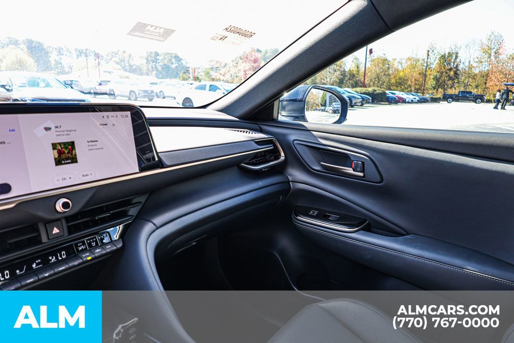 Used 2025 Toyota Crown Signia image 50