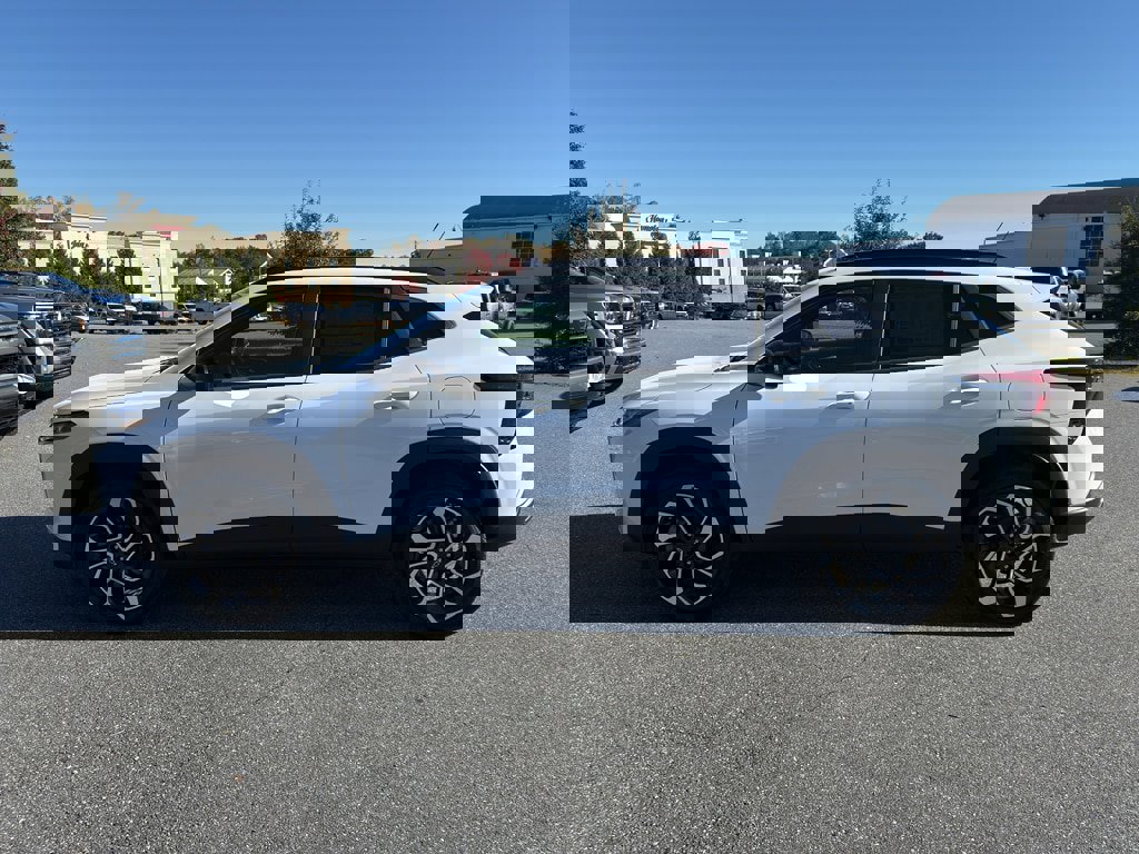 New 2026 Chevrolet Trax RS w/ Sunroof Package image 3