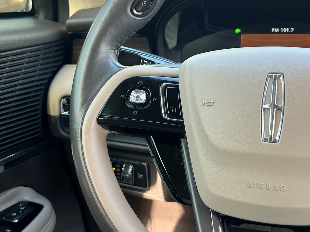 Used 2022 Lincoln Corsair Reserve w/ Equipment Group 201A image 25