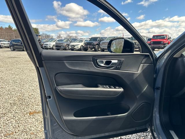 Used 2024 Volvo XC60 B5 Plus AWD/4WD image 22