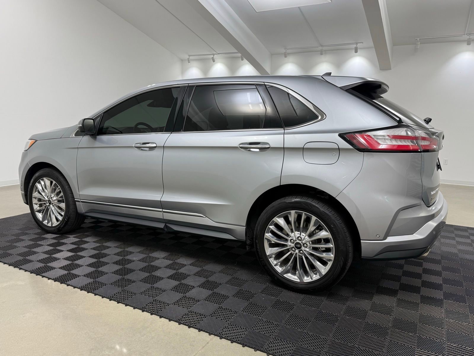 Used 2024 Ford Edge Titanium w/ Titanium Elite Package image 6