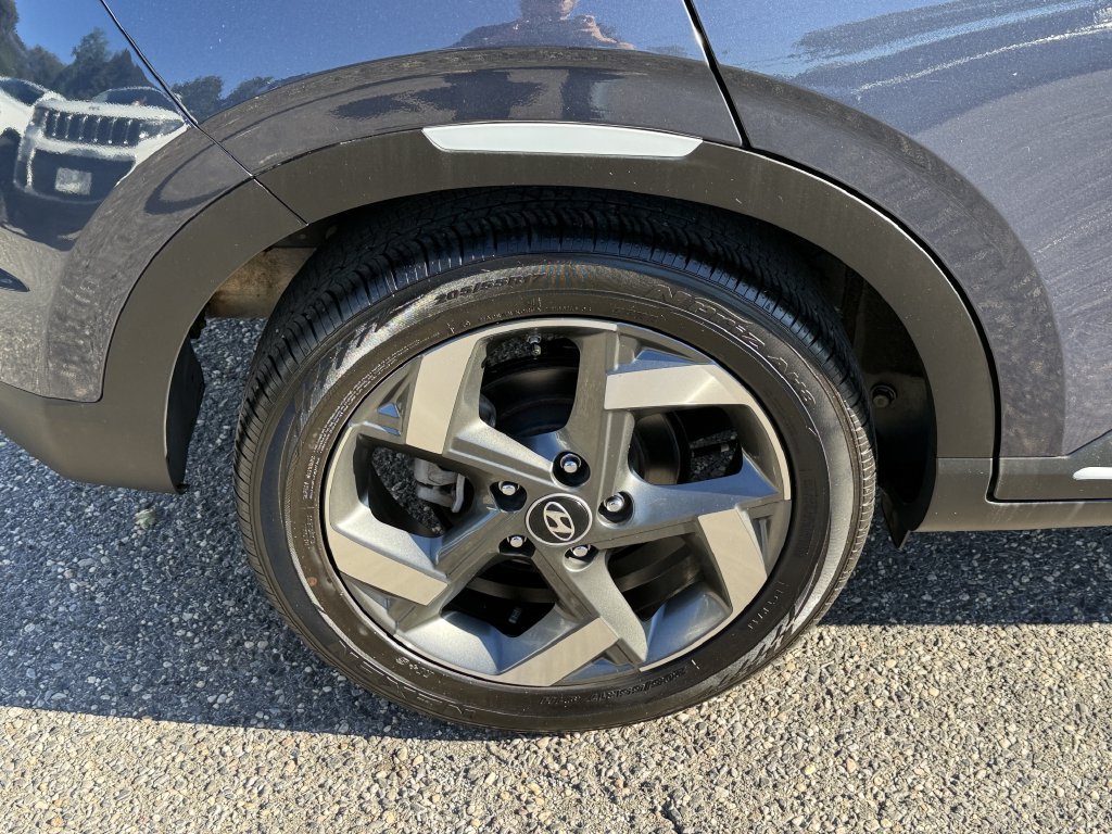 Certified 2023 Hyundai Venue Limited FWD image 12