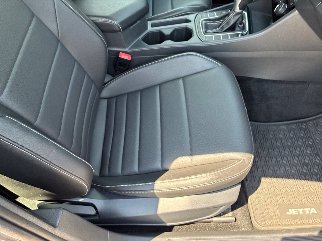 Used 2024 Volkswagen Jetta SE FWD image 35
