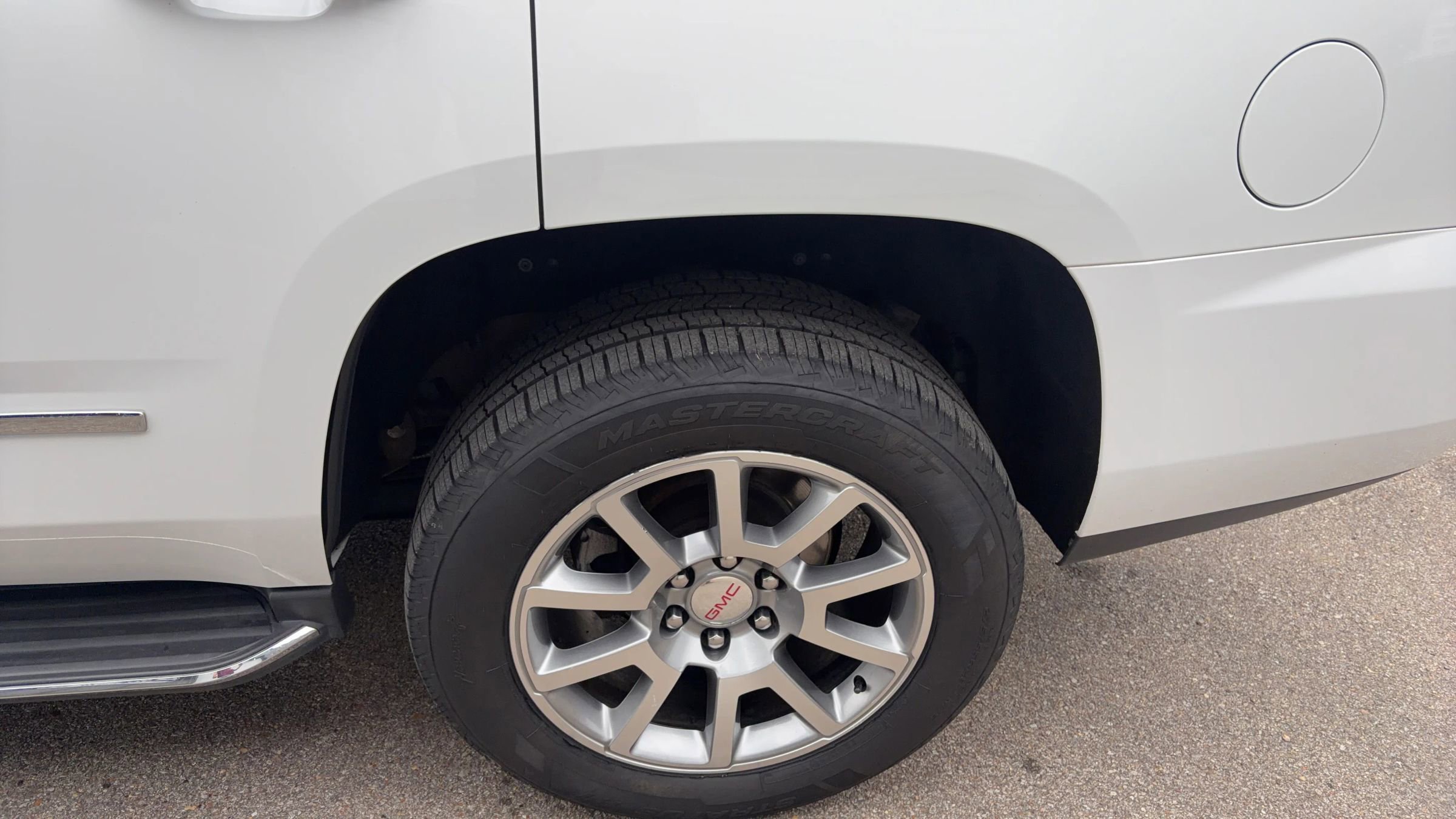 Used 2017 GMC Yukon Denali image 6