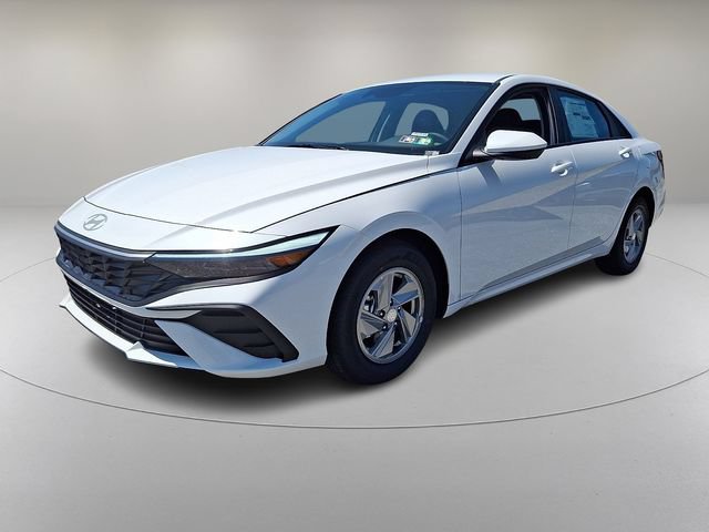 New 2026 Hyundai Elantra SE FWD video 3