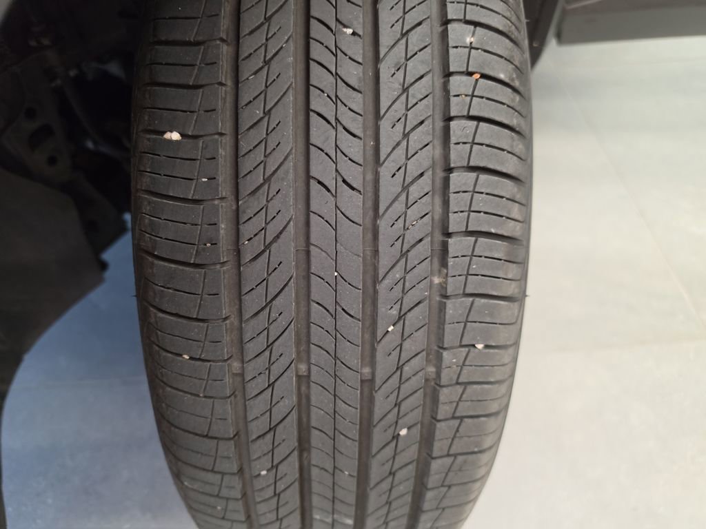 Used 2025 Chevrolet Trax LS w/ LS Convenience Package FWD image 32