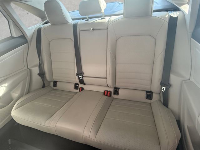 Used 2022 Volkswagen Jetta SE image 22