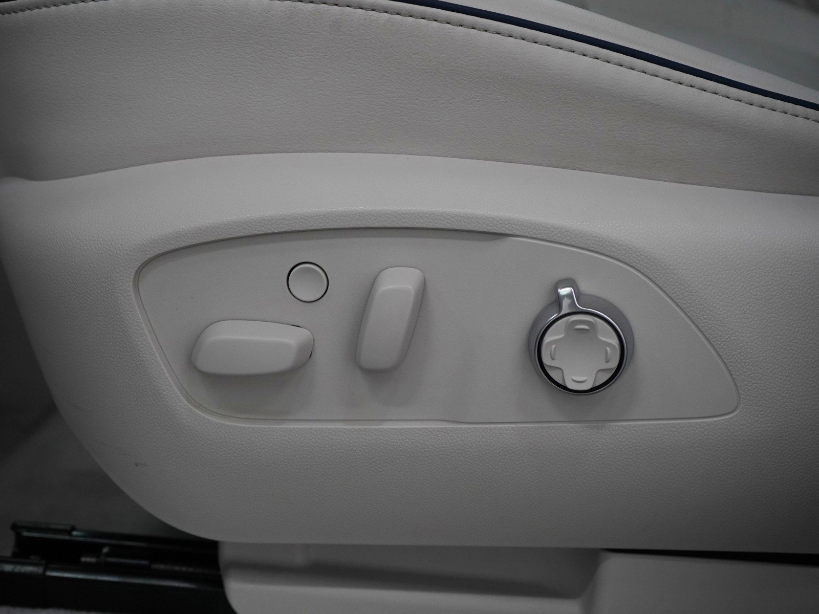 Used 2025 Buick Enclave Avenir w/ Super Cruise Package image 33