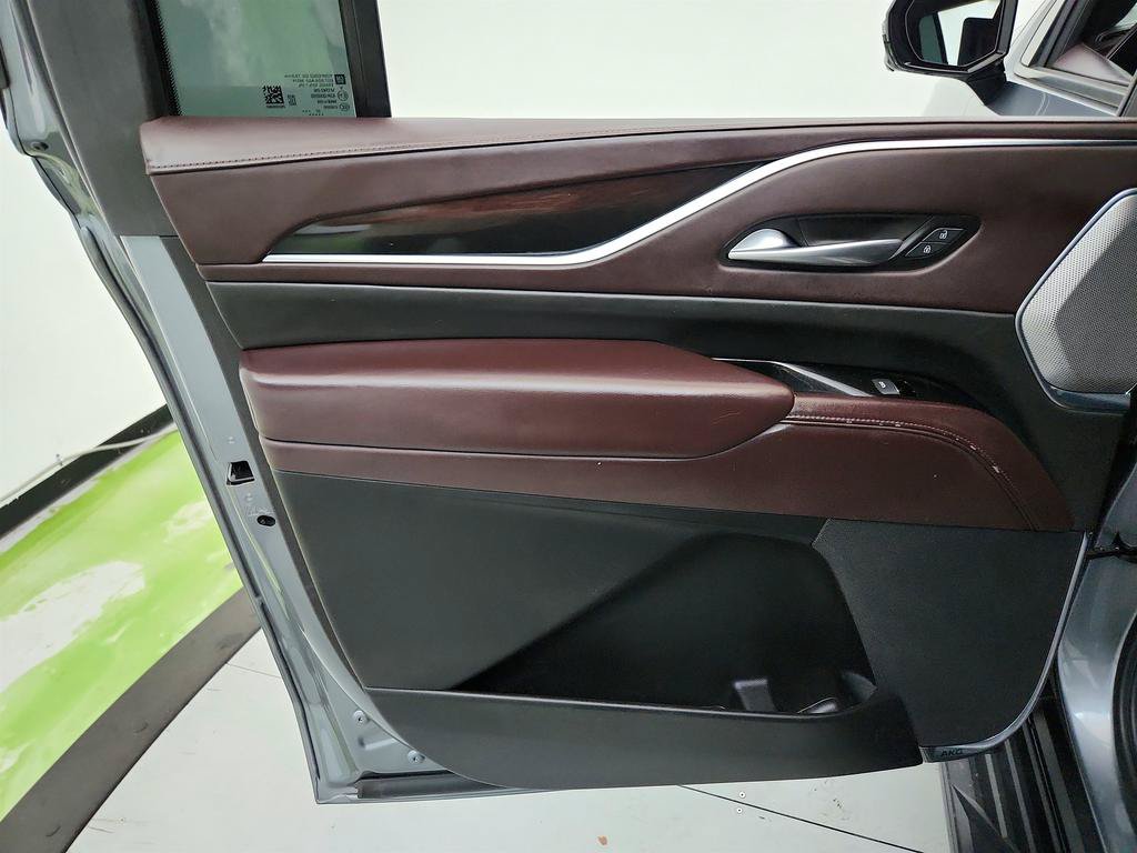 Used 2022 Cadillac Escalade ESV Sport Platinum w/ LPO, ONYX Package AWD/4WD image 25