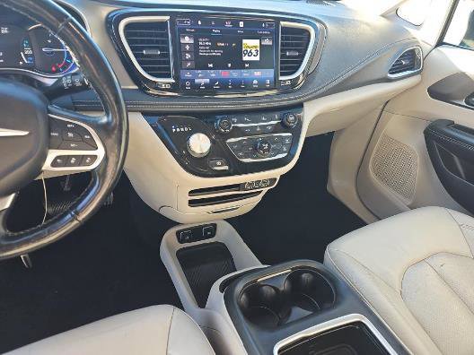 Used 2021 Chrysler Pacifica Touring-L image 12
