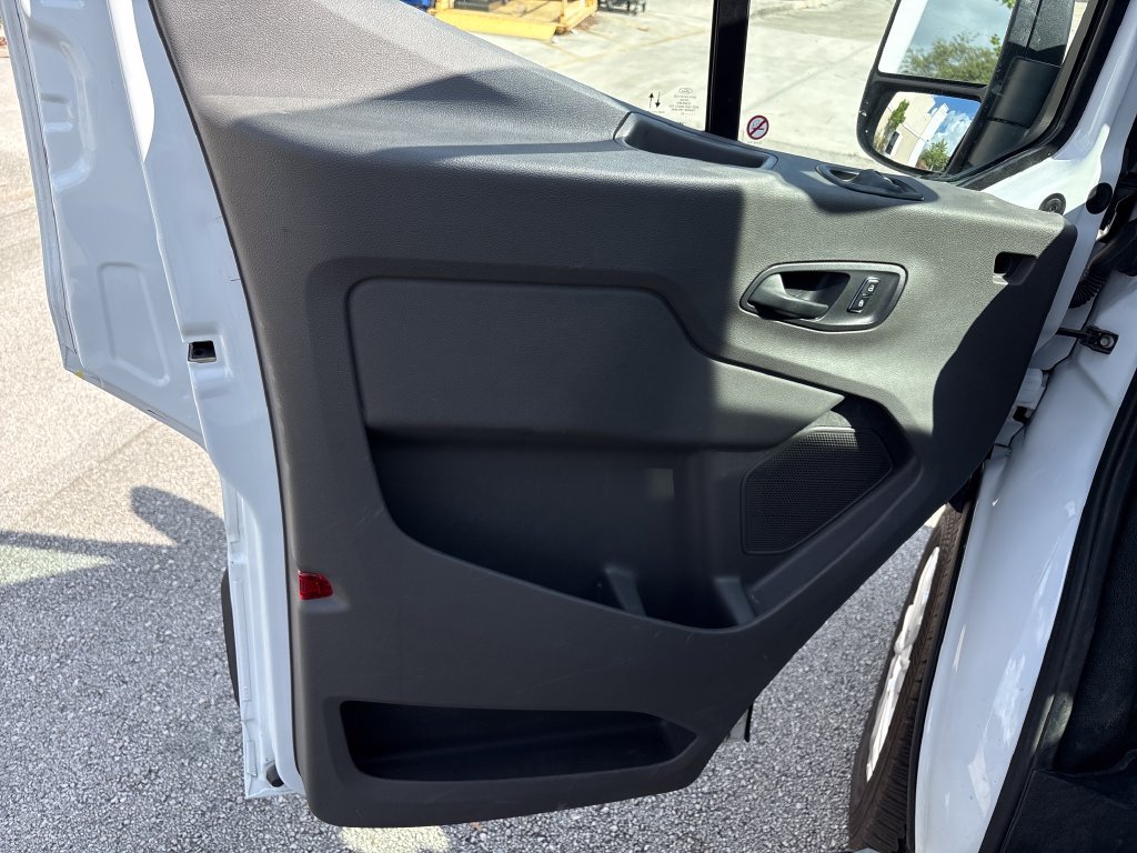Certified 2025 Ford Transit 250 Low Roof w/ Exterior Upgrade Package RWD image 25