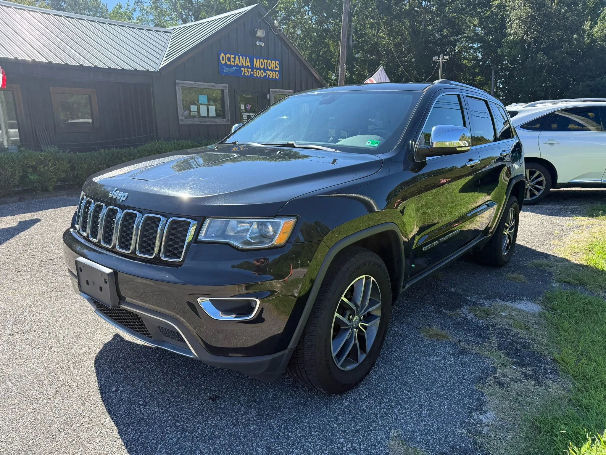 Used 2018 Jeep Grand Cherokee Limited image 1