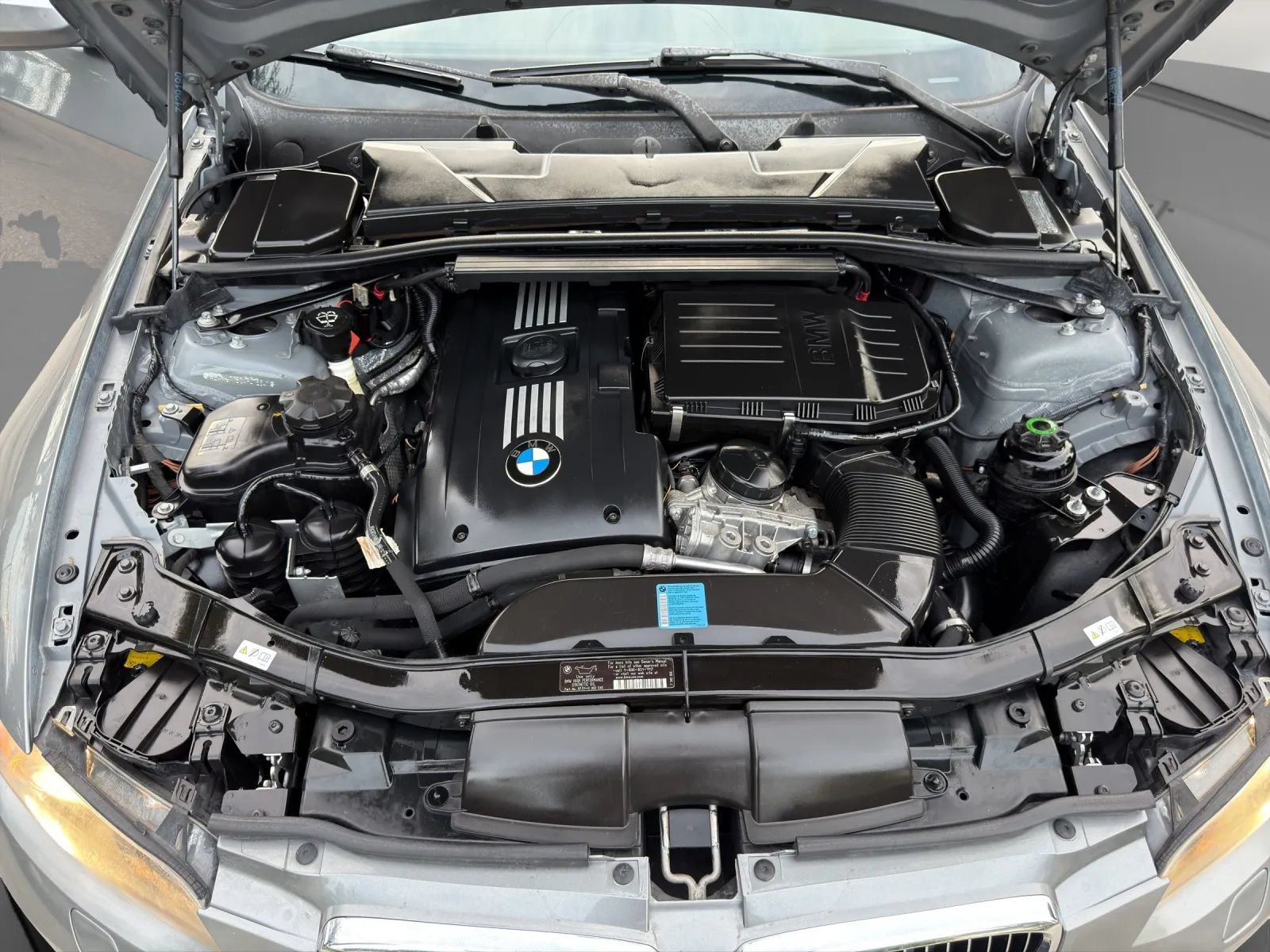 Used 2010 BMW 335i Convertible RWD image 21