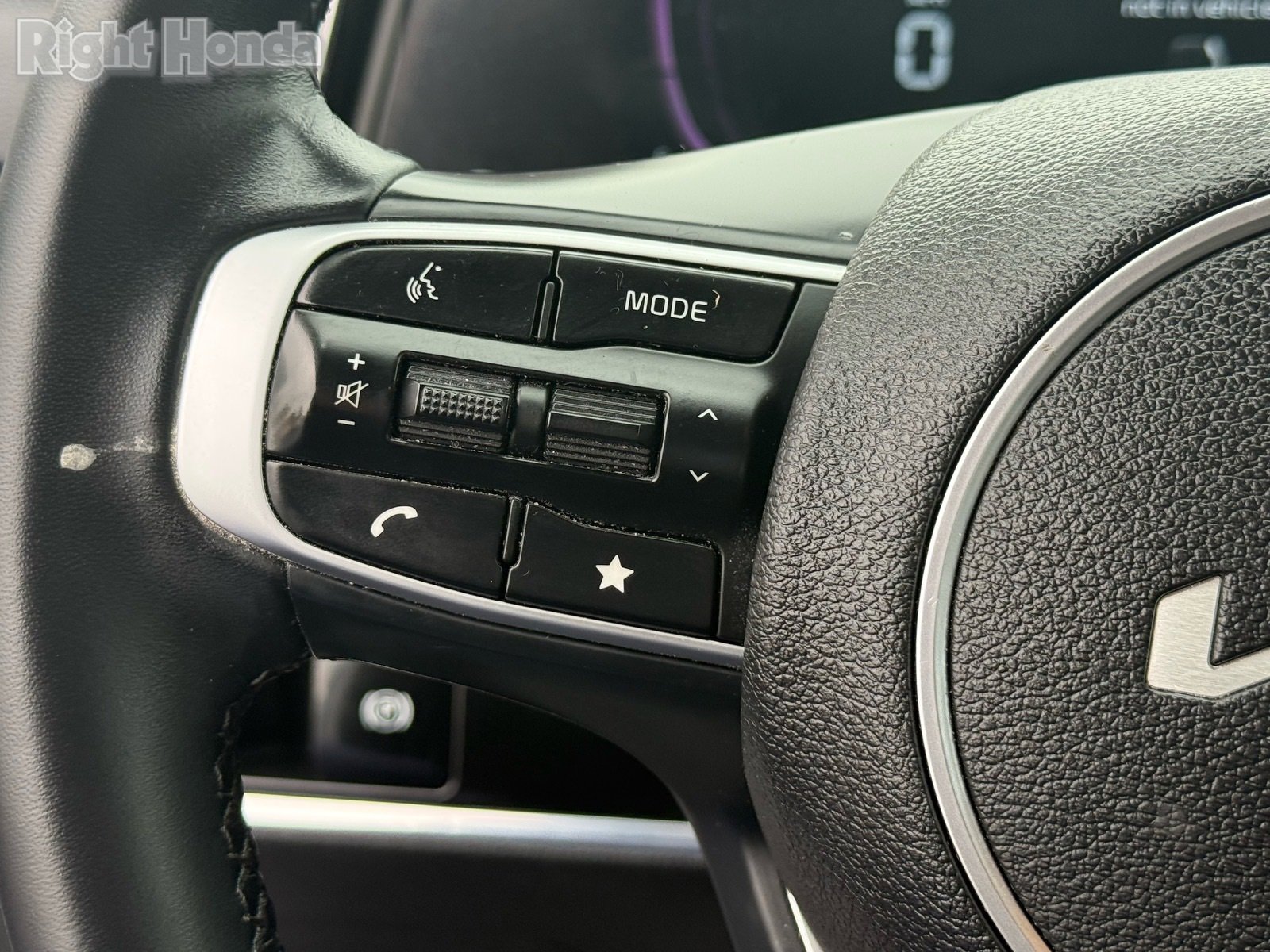 Used 2023 Kia Sportage EX image 16