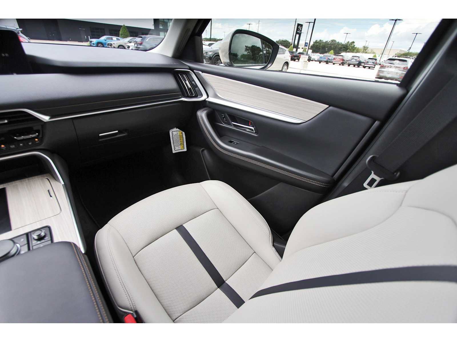 Certified 2026 MAZDA CX-90 3.3 Turbo w/ Preferred Package AWD/4WD image 8