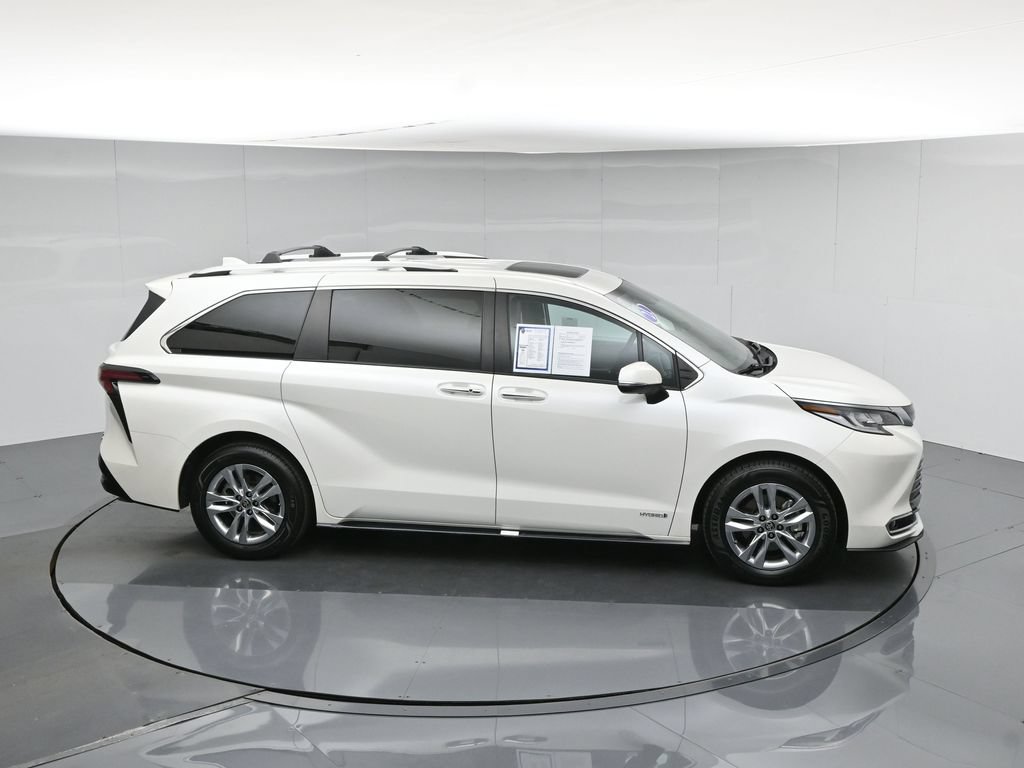 Used 2021 Toyota Sienna Limited FWD image 57