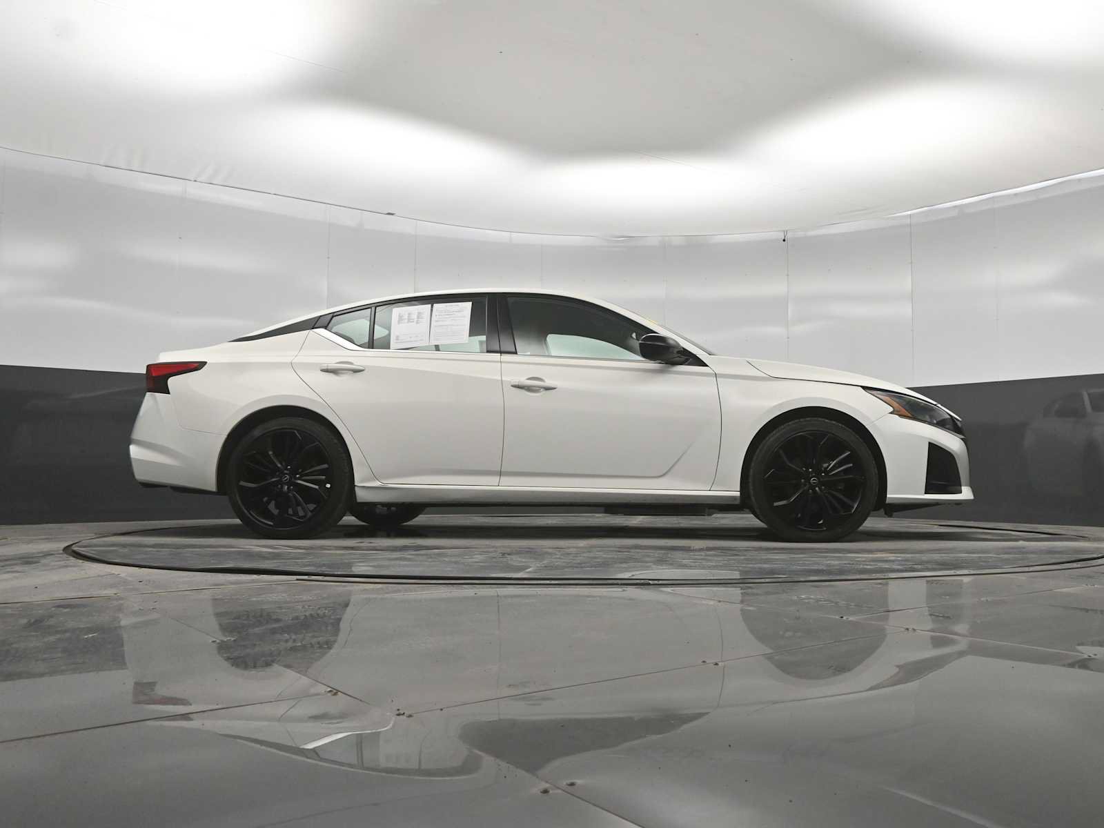 Used 2025 Nissan Altima 2.5 SR FWD image 44