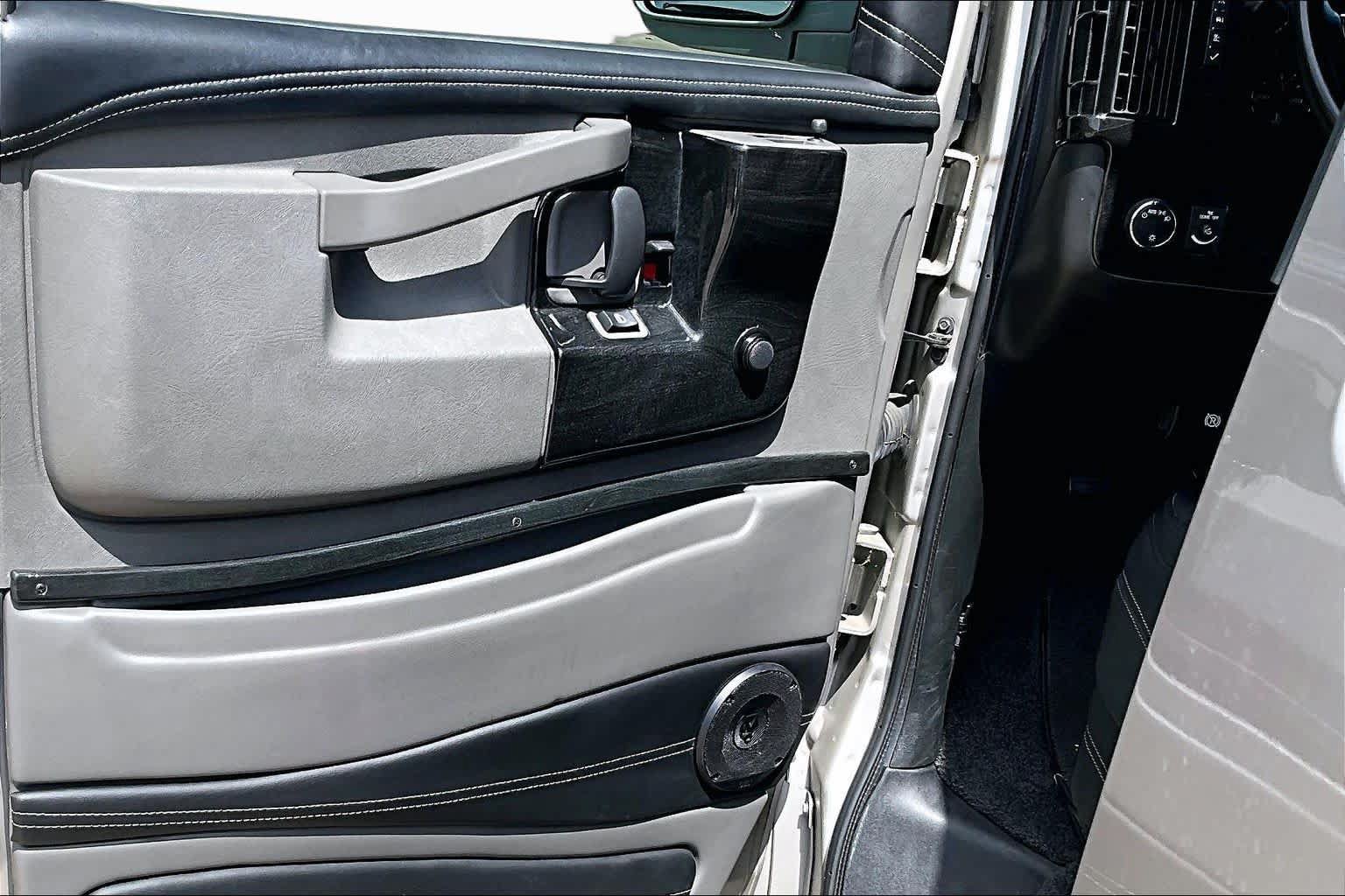 Used 2022 Chevrolet Express 2500 w/ Enhanced Convenience Package RWD image 25