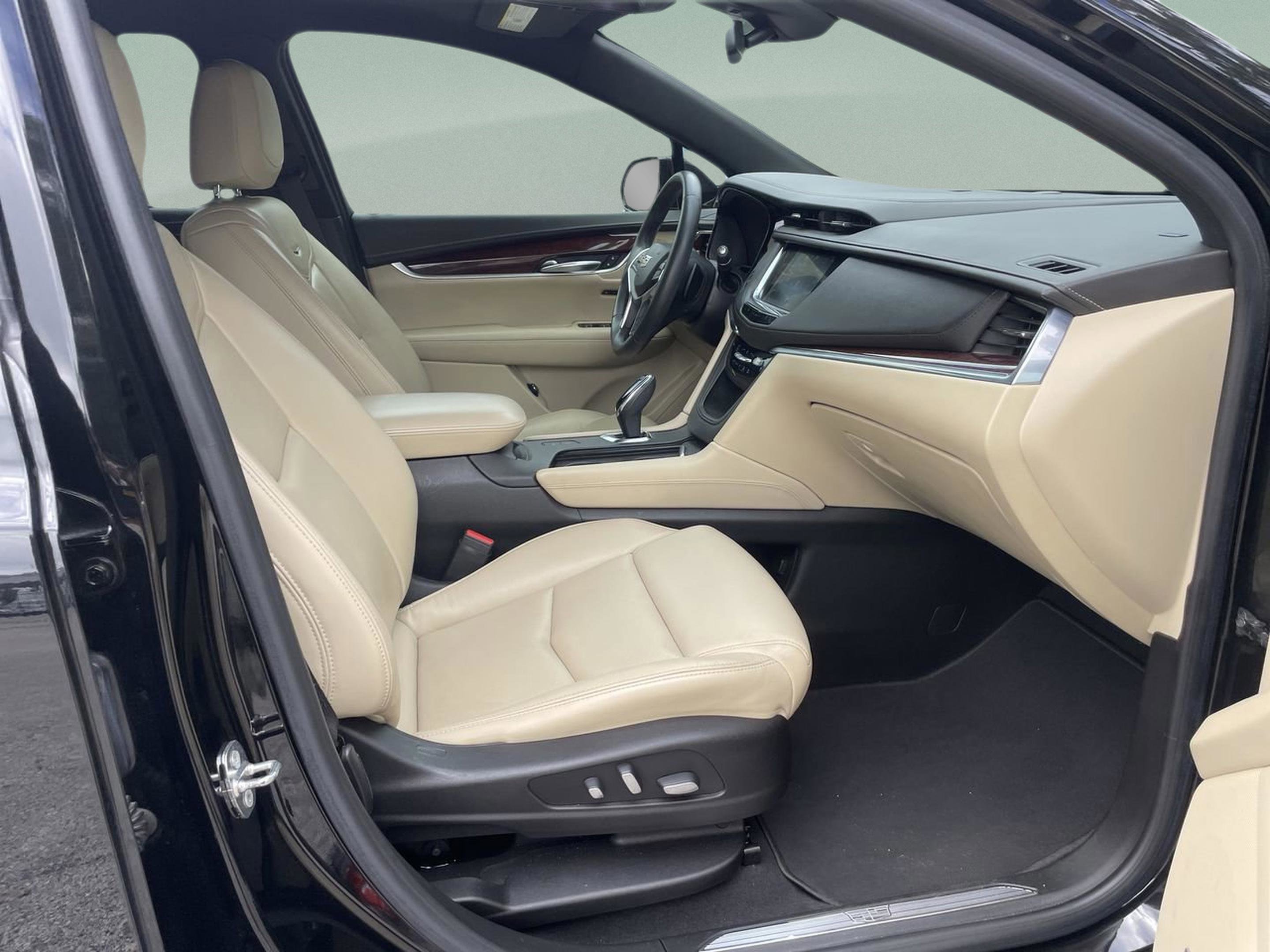 Used 2018 Cadillac XT5 Premium Luxury image 18