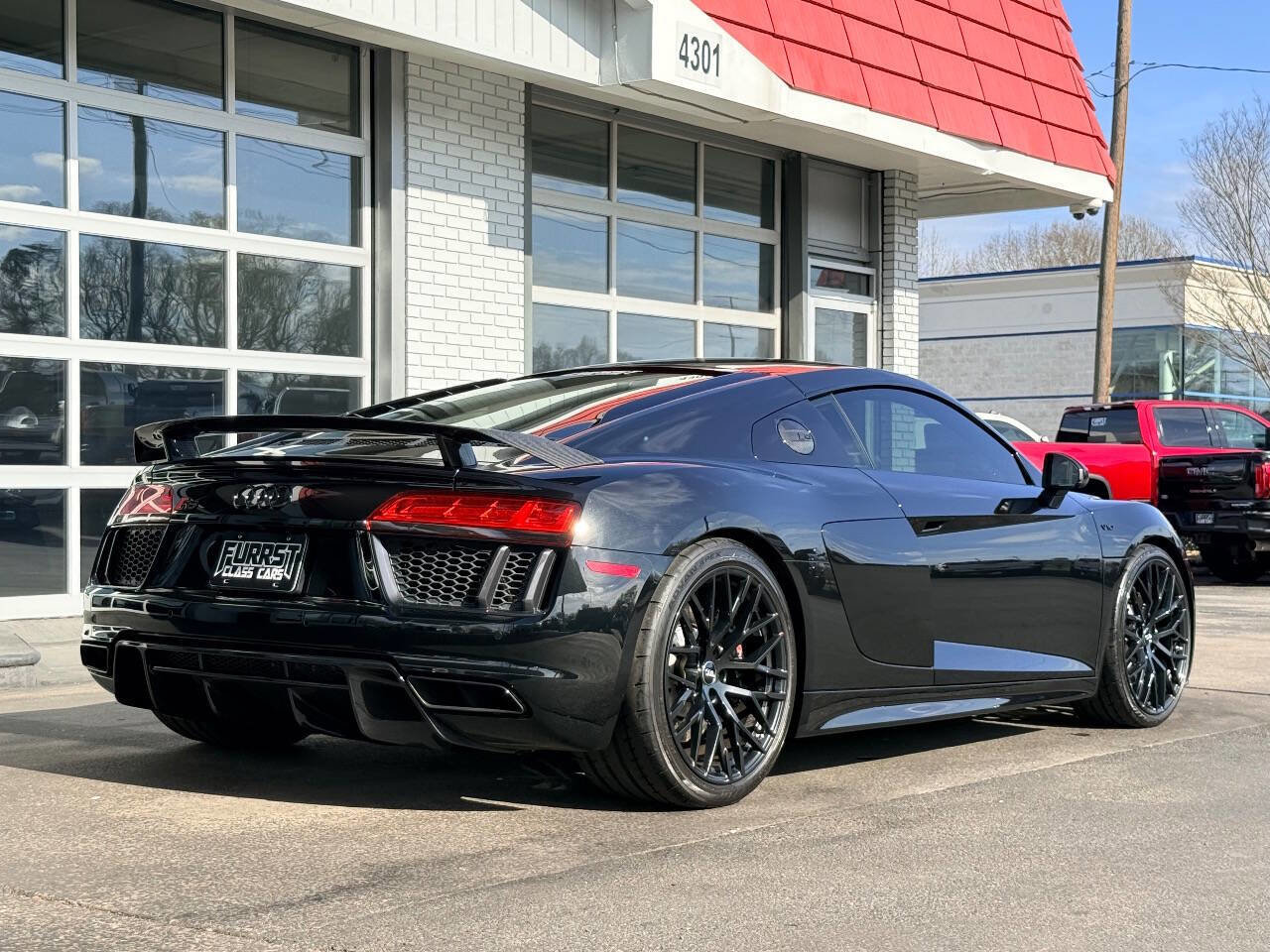 Used 2018 Audi R8 V10 w/ Black Optic Package image 3