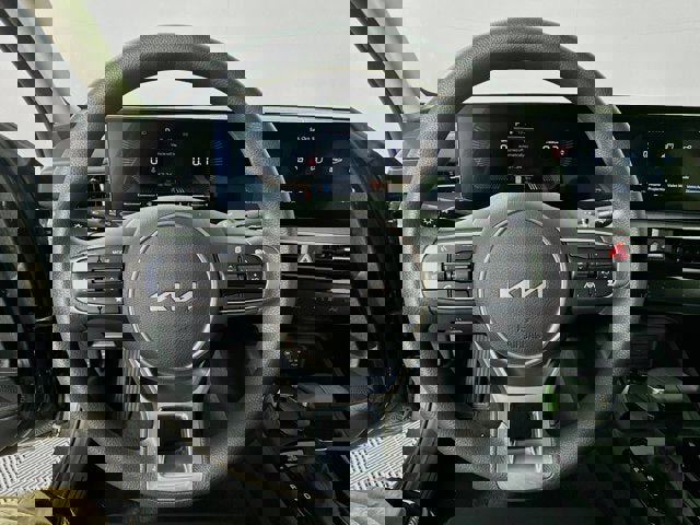 New 2025 Kia K5 LXS image 14