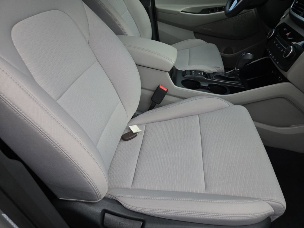 Used 2020 Hyundai Tucson Value w/ Winter Weather Package image 22
