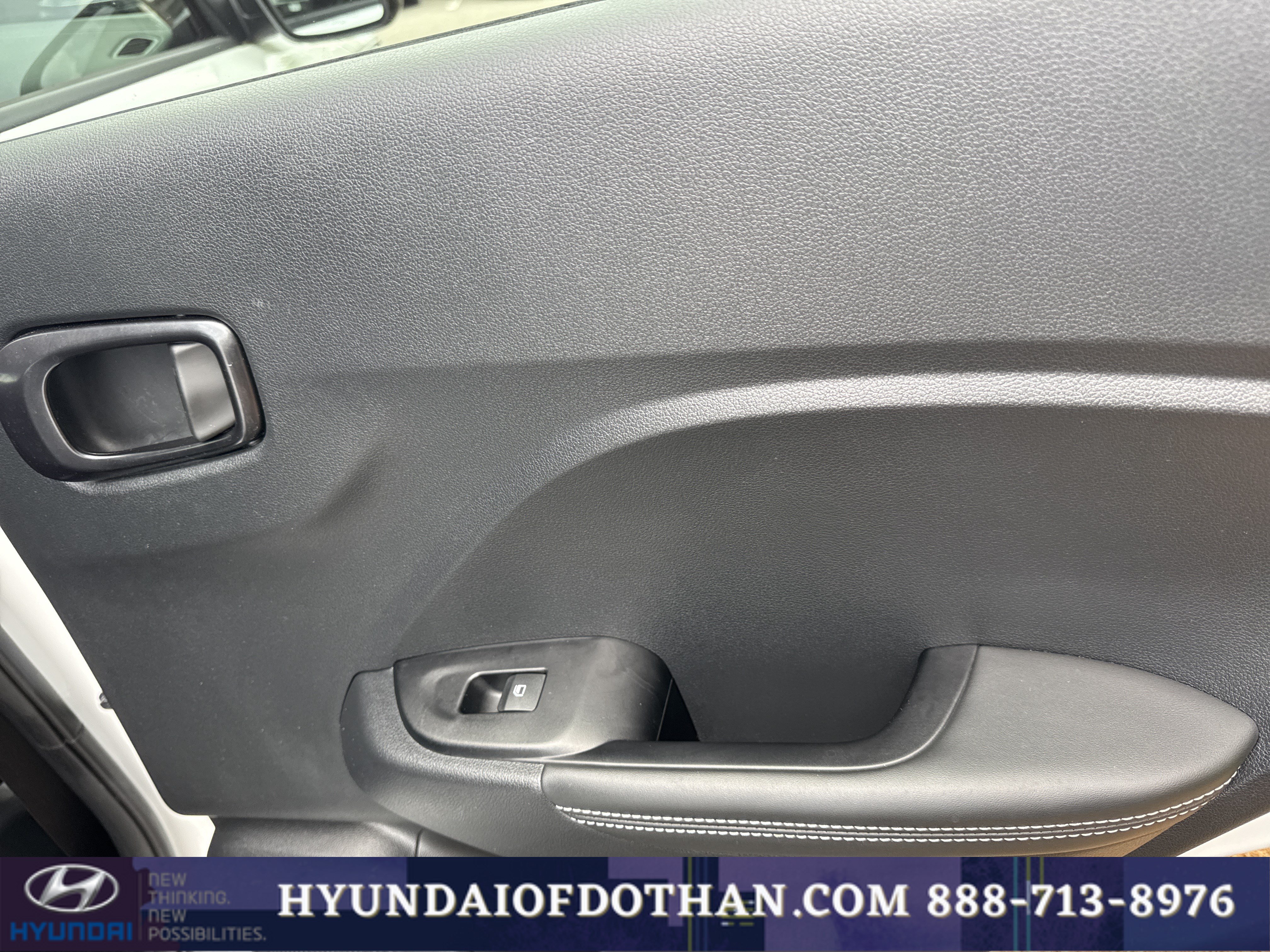 Certified 2023 Hyundai Venue Limited FWD image 15