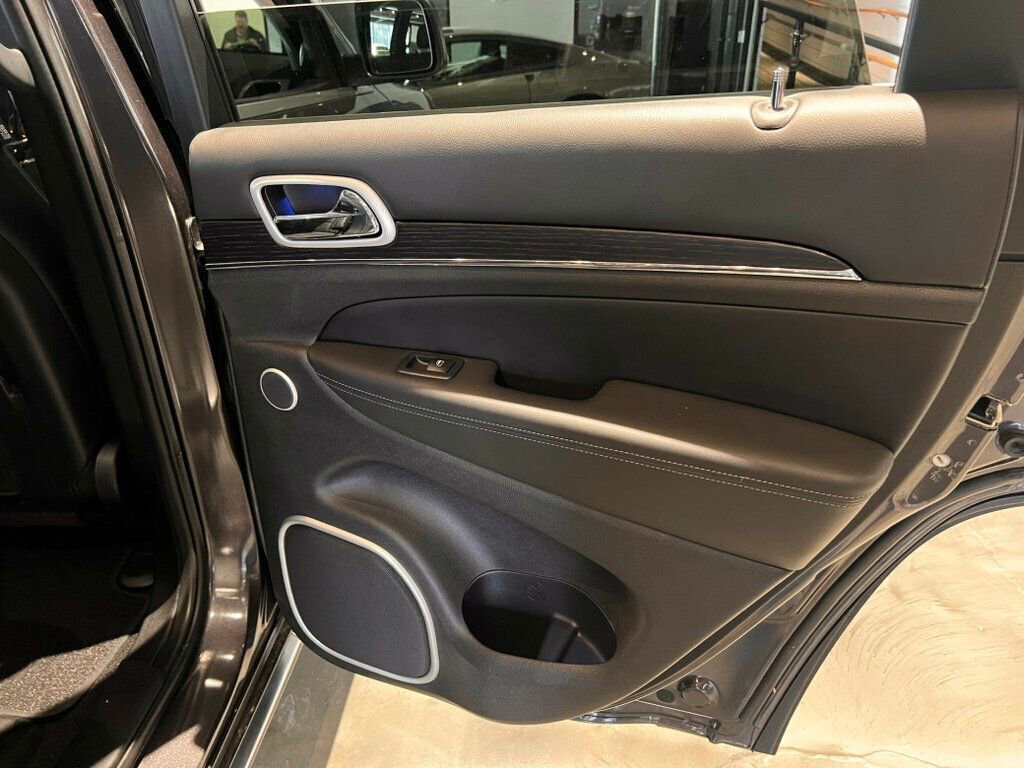 Used 2021 Jeep Grand Cherokee Summit w/ Platinum Series Group image 27