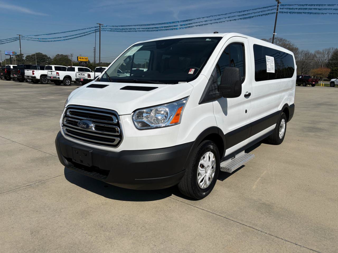 Used 2019 Ford Transit 150 XLT RWD image 2