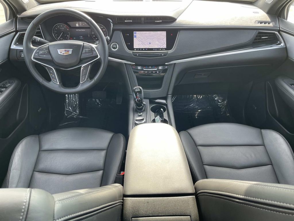 Certified 2025 Cadillac XT5 Premium Luxury image 16