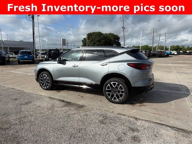 Used 2025 Chevrolet Blazer RS FWD image 2