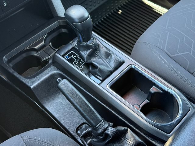 Used 2017 Toyota Tacoma TRD Off-Road w/ Tow Package (A/T) AWD/4WD image 12
