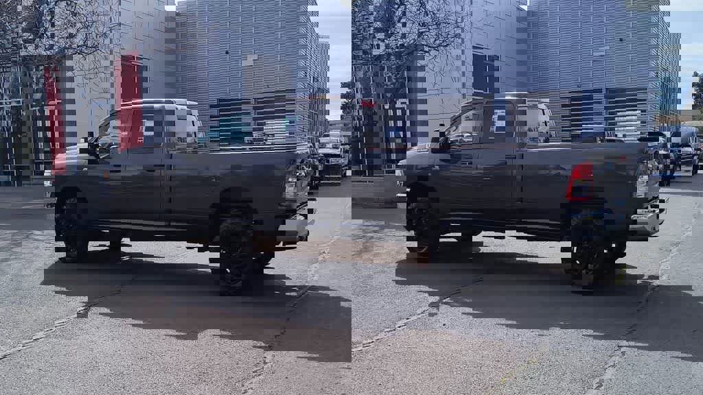 Used 2024 RAM 2500 Tradesman w/ Chrome Appearance Group image 6