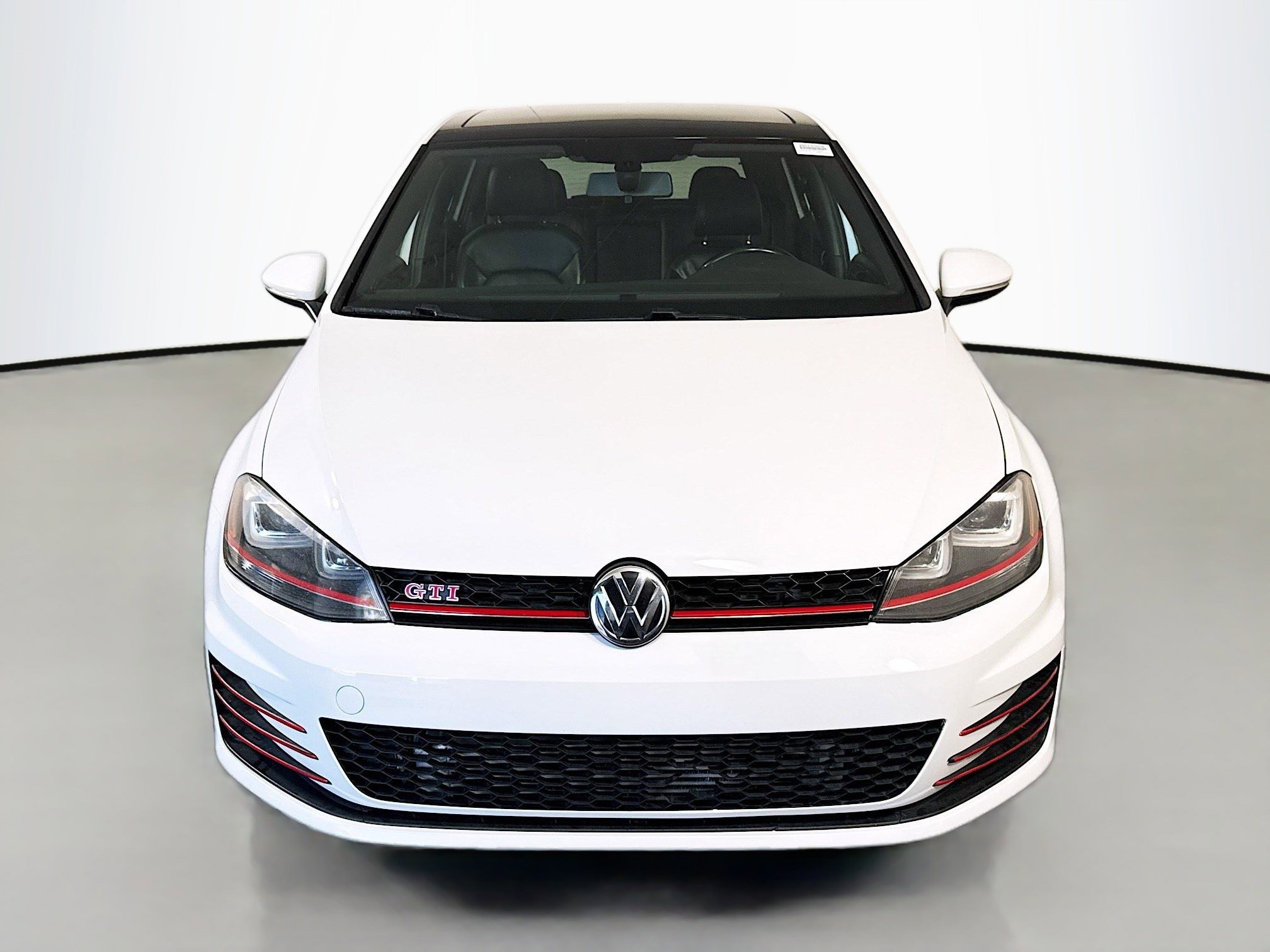 Used 2017 Volkswagen GTI SE image 2